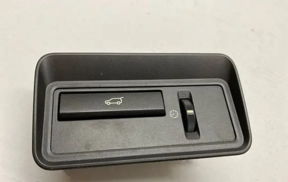 Land Rover Evoque I Tailgate/boot open switch button BJ3211654BB 10022900 1401131355