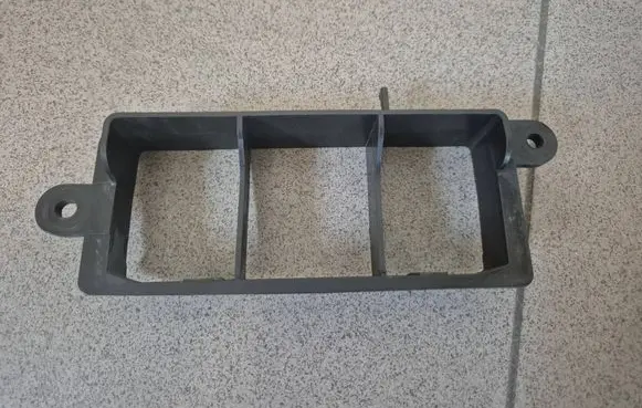 Hyundai Kona I Air intake duct part 28213J9100