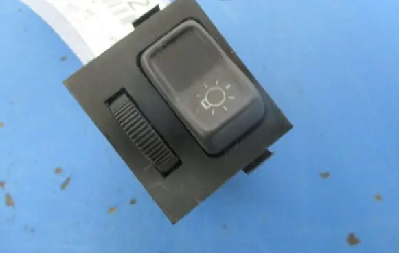 Volkswagen Polo II 86C 2F Other devices 321941531K