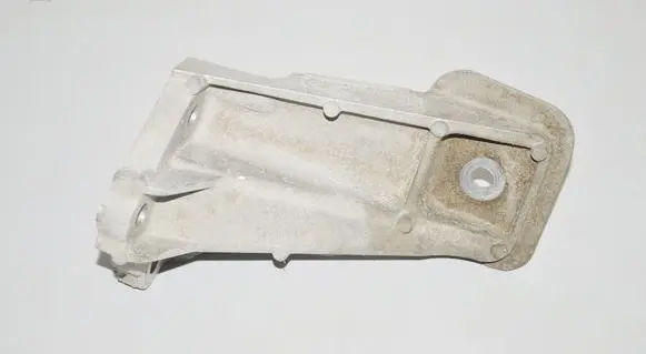 Land Rover Discovery 4 - LR4 Engine mounting bracket AH226061BB