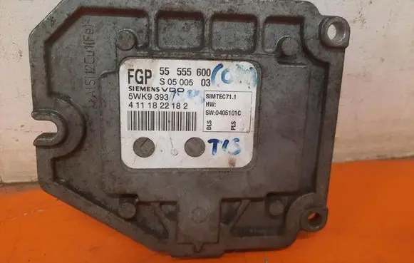 Opel Zafira A Engine control unit/module ECU 55555600