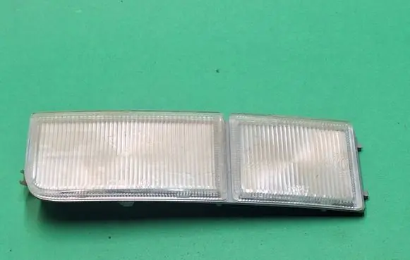 Volkswagen PASSAT B4 Front reflector 125084b