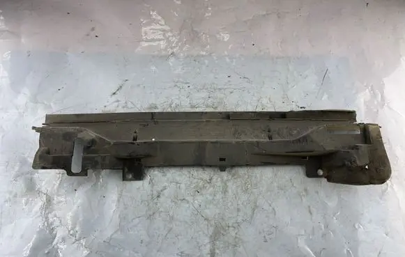 BMW 3 E46 Top upper radiator support slam panel 51718211467