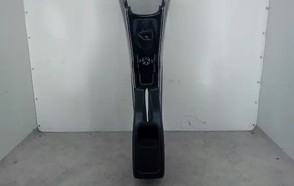 Peugeot 2008 I Center console 