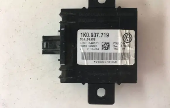 Volkswagen Golf V Alarm control unit/module 1K0907719
