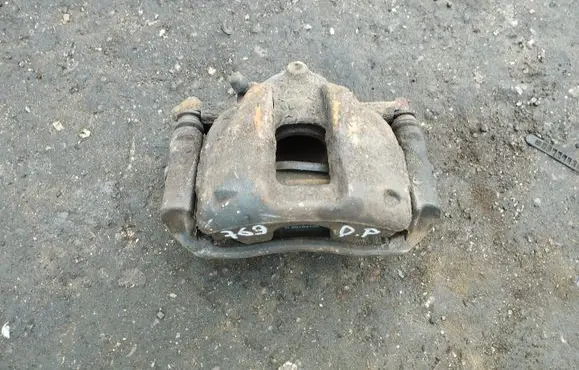 Honda CR-V Front brake caliper