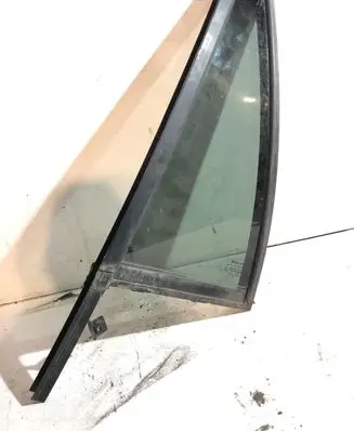 Volvo XC90 Rear vent window glass 43R001604 E000199 DOT682M5540AS3