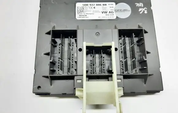 Volkswagen PASSAT B8 Comfort/convenience module 5Q0937086BB