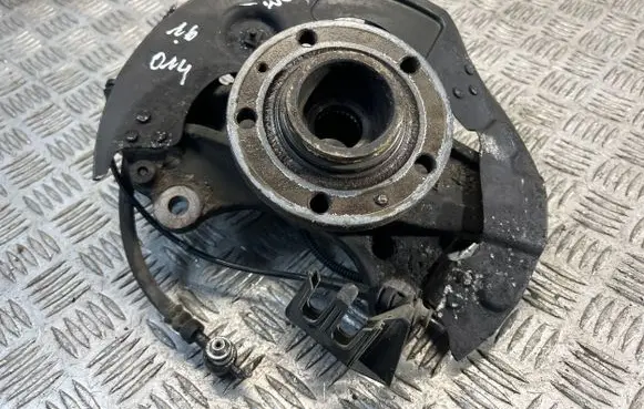 Peugeot 308 Front wheel hub spindle knuckle