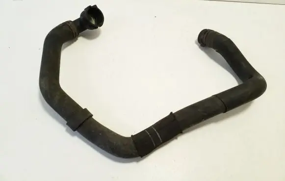 Volkswagen PASSAT B6 Engine coolant pipe/hose