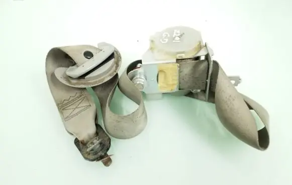 KIA Ceed Rear seatbelt 898101H500