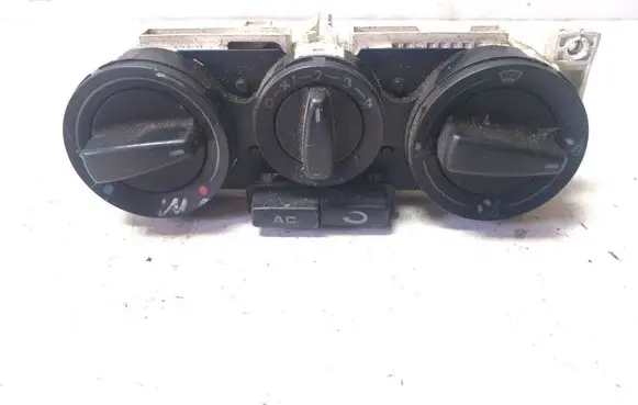 Volkswagen PASSAT B5 Air conditioner control unit module 1J0820045E