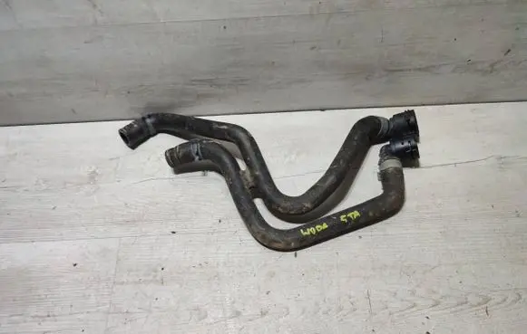 Volkswagen Touran III Engine coolant pipe/hose L0F1