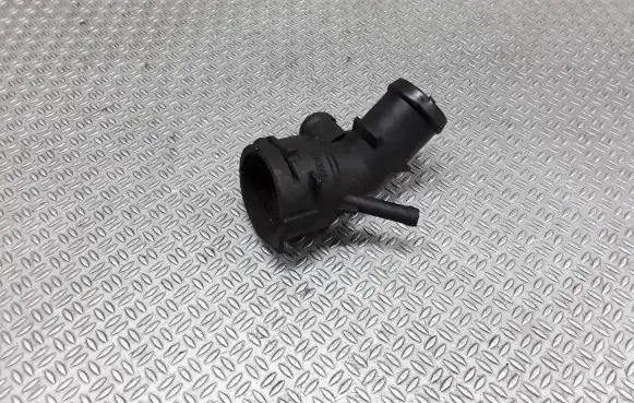 Volkswagen PASSAT B6 Engine coolant pipe/hose 1K0122291A