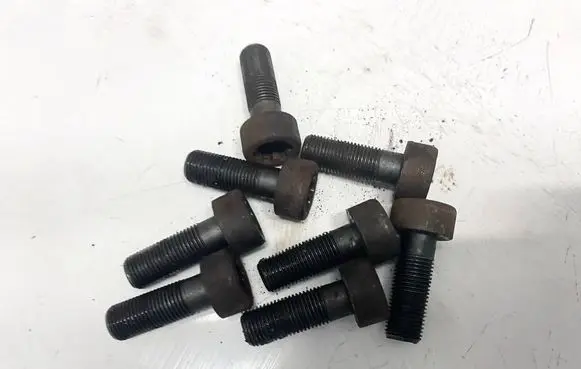 Nuts/bolts