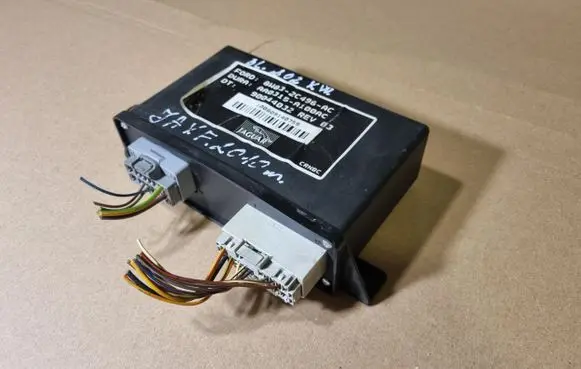 Jaguar XF Hand brake control module 8W832C496AC AA0315A100AC