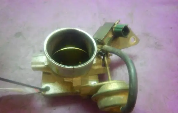Nissan Almera Throttle body valve 