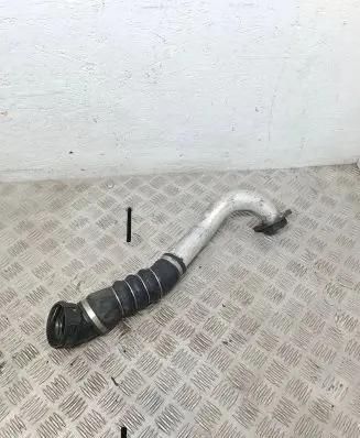 BMW 5 E60 E61 Intercooler hose/pipe 7790089