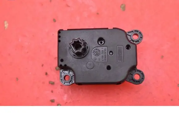 Ford Escape III Air flap motor/actuator AV6N19E616BA