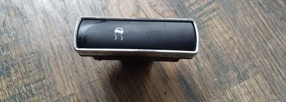 Traction control (ASR) switch