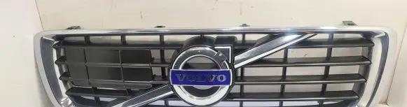 Volvo S80 Front bumper upper radiator grill