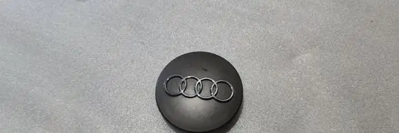 Audi A3 S3 8V Original wheel cap 8D0601170