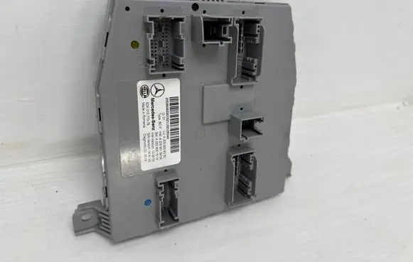 Mercedes-Benz C W205 Comfort/convenience module A2059006330 A2059013904 A2229021514