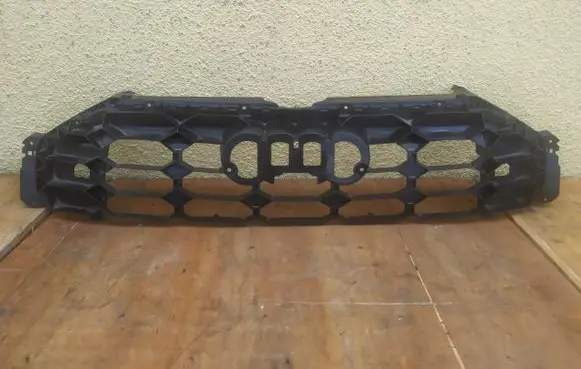 Audi Q3 F3 Front bumper upper radiator grill 83G853692A