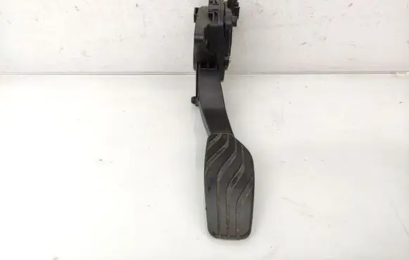 Nissan X-Trail T32 Accelerator throttle pedal 180024BA0B