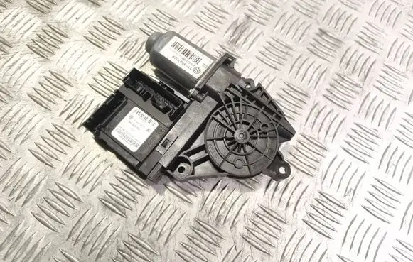 Volkswagen Touran II Front door window regulator motor 1T0959702R