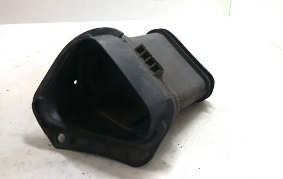 Opel Insignia A Air intake duct part 55561770