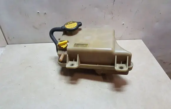 Toyota Avensis T220 Coolant expansion tank/reservoir