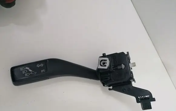 Volkswagen Tiguan Indicator stalk 1K0953513E
