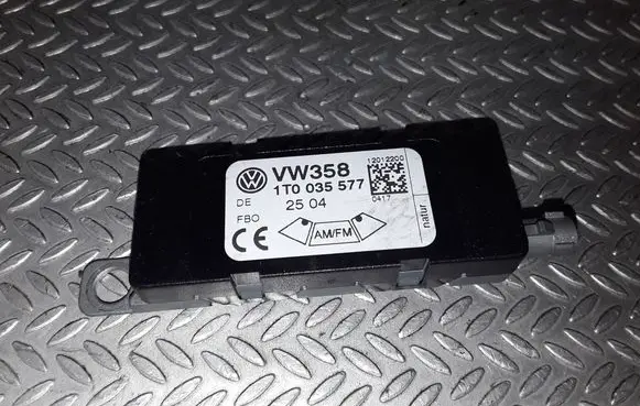 Volkswagen Touran I Aerial antenna amplifier 1T0035577