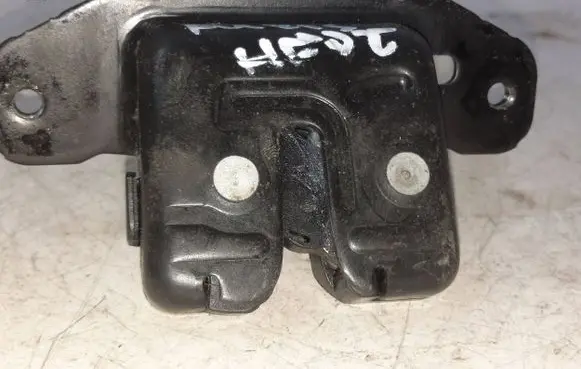 Loading door lock