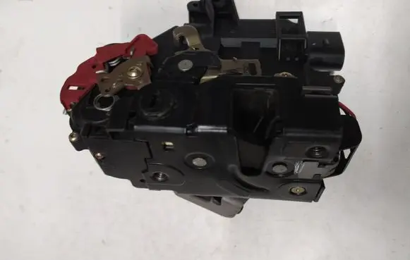 Audi A4 S4 B6 8E 8H Rear door lock 8E0839015C