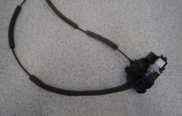 Nissan Pulsar Rear door lock