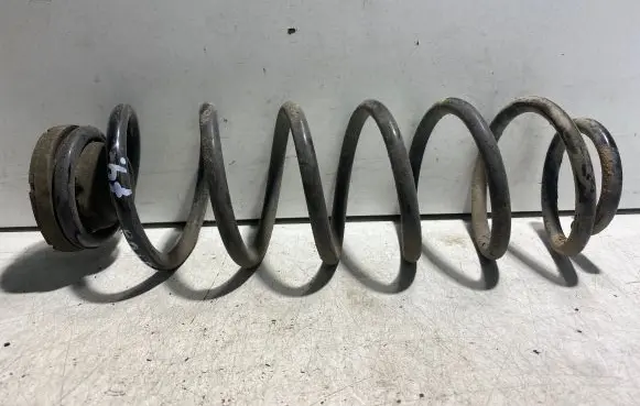 Volkswagen Polo V 6R Rear coil spring