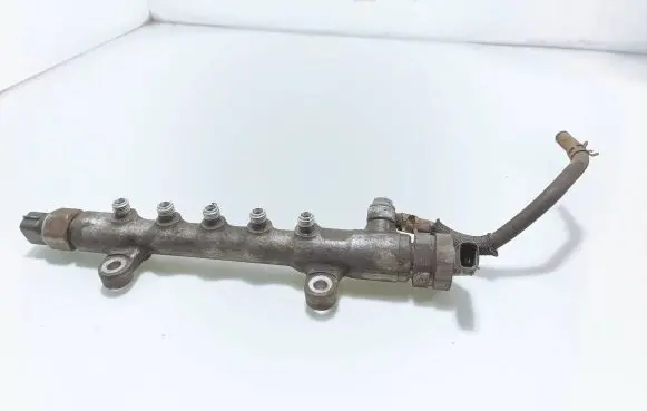 Toyota Avensis T270 Fuel main line pipe 8945820050