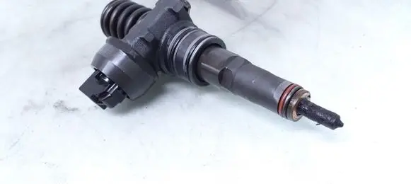 Fuel injector