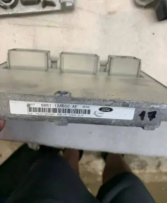 Ford Focus Engine control unit/module 5M5112A650AE