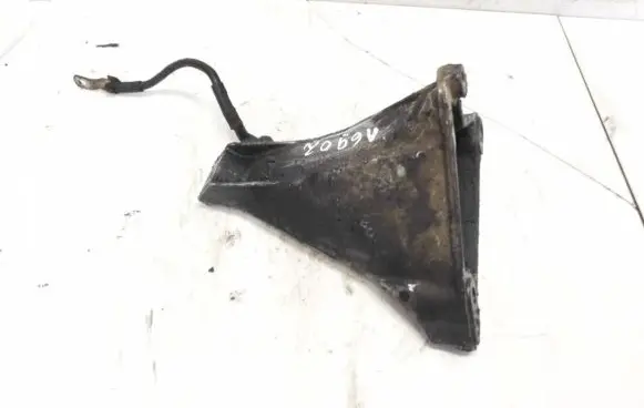 Audi A4 S4 B5 8D Engine mounting bracket