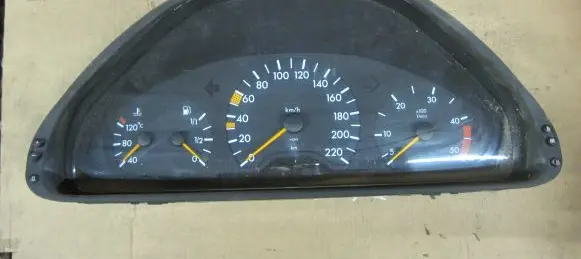 Mercedes-Benz E W210 Speedometer (instrument cluster) 2105406547