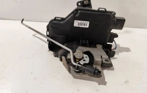 Audi A4 S4 B6 8E 8H Rear door lock 8E1837016C PA66309CF