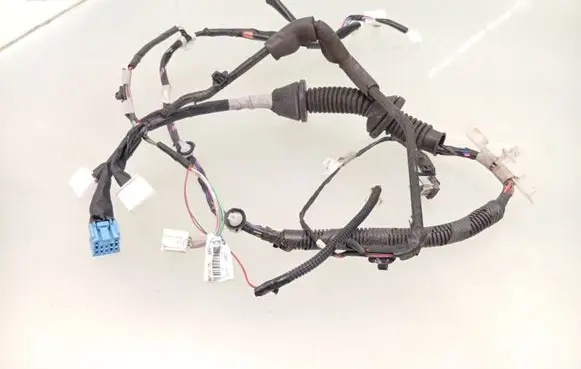 Toyota Avensis T270 Front door wiring loom 8215205650