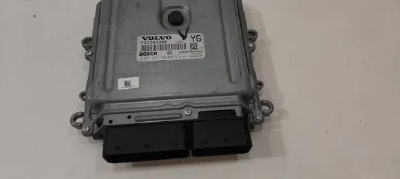 Volvo V70 Engine control unit/module P31303388 1039S33755 0281015286