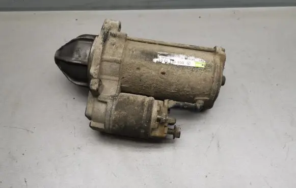 Mercedes-Benz Vito Viano W639 Starter motor 0051511301