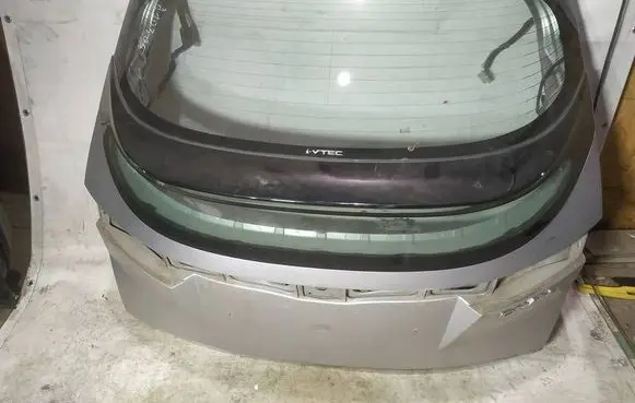 Honda Civic Tailgate/trunk/boot lid pilkas
