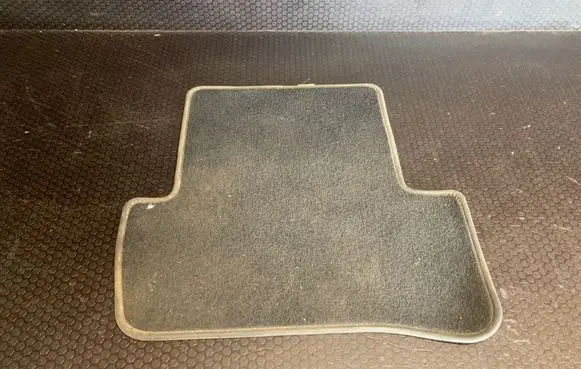 Mercedes-Benz C W204 Rear floor mat A2046803248 09W19