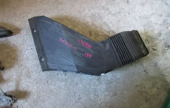 Hyundai Tucson TL Air intake duct part 28210D3100 LSA1374